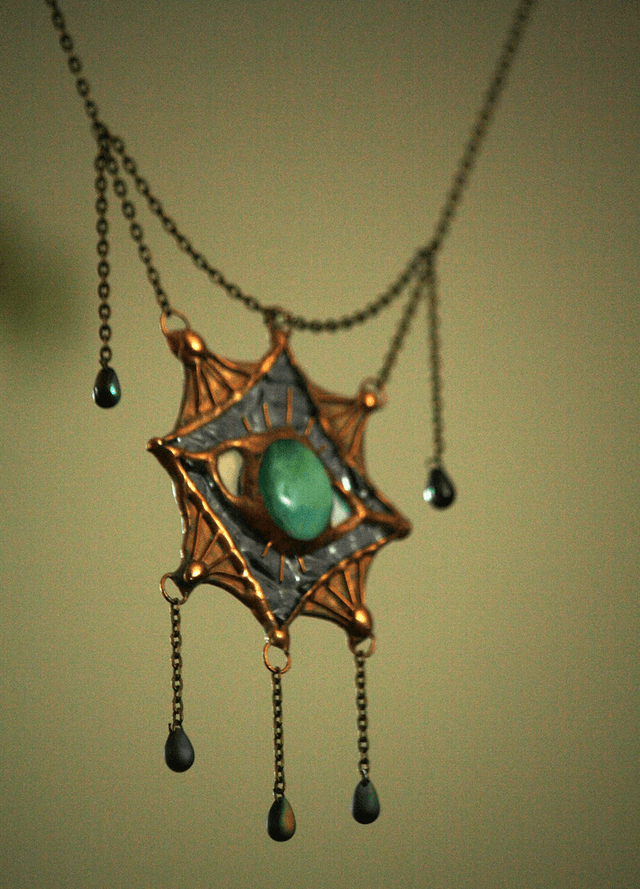 Le collier maudit
