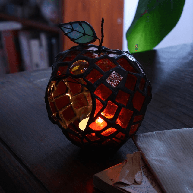 La Pomme Empoisonée