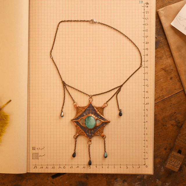 Le collier maudit
