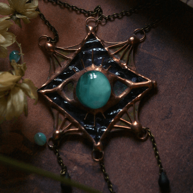 Le collier maudit
